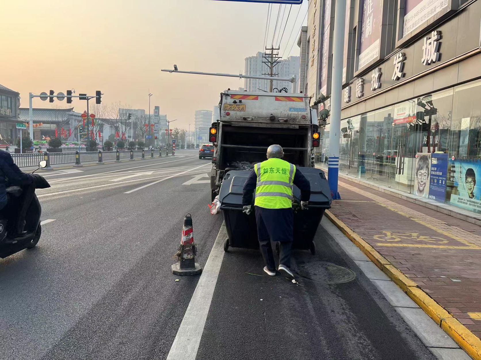 堅守一線 守護“春潔”3-s