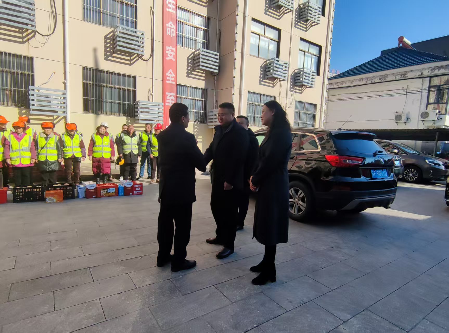 城中街道黨工委書記馮亞洲慰問(wèn)