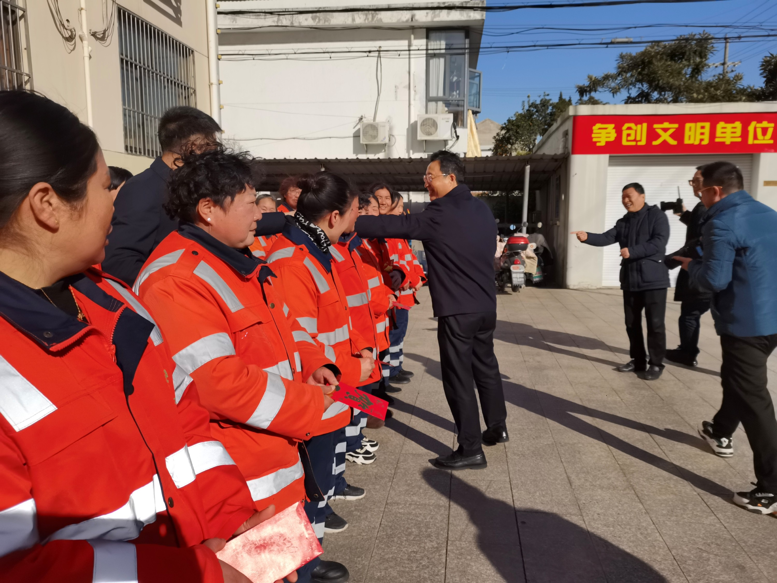 如東縣委書記陳慧宇慰問(wèn)